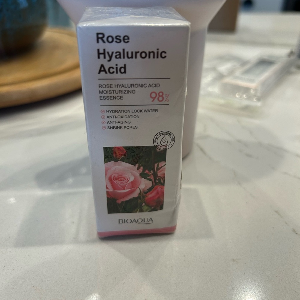 Bioaqua Rose Hyaluronic Acid Moisturizing Essence - Pink & White